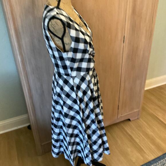 Calvin Klein Sleeveless Gingham black white checked midi fit flare Wrap Dress 10 - Picture 14 of 16